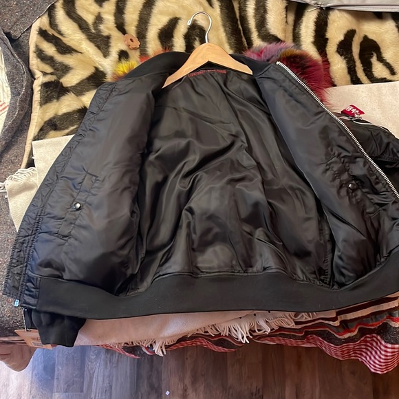 ONE OF A KIND! Alpha Industries Year of the Rooster fur bomber jacket - Picture 16 of 17
